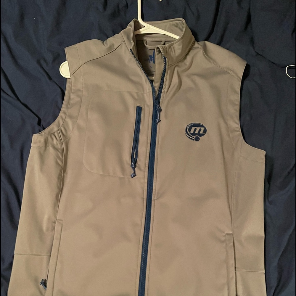 johnnie-o prep-formance vest